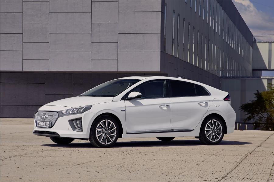  Hyundai IONIQ electric (AE) 2019 года  (WW) (фото 14 из 44)